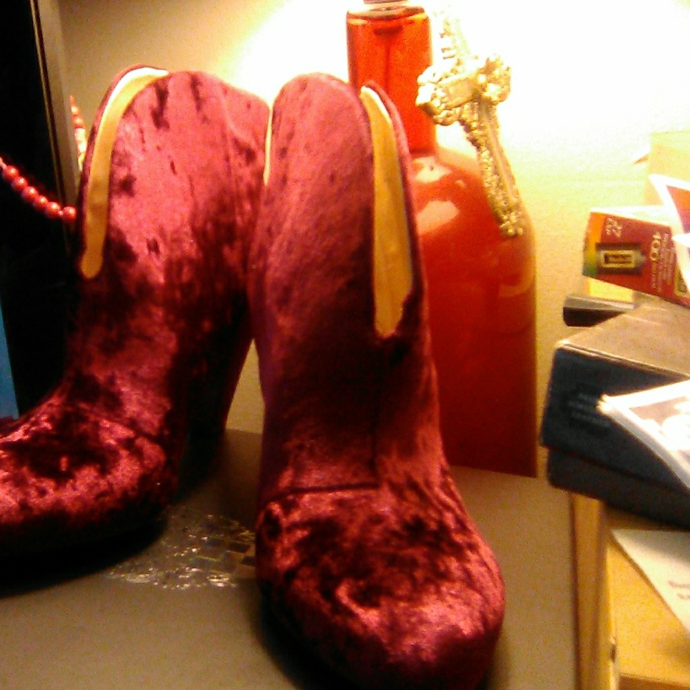 Vince Camuto Booties